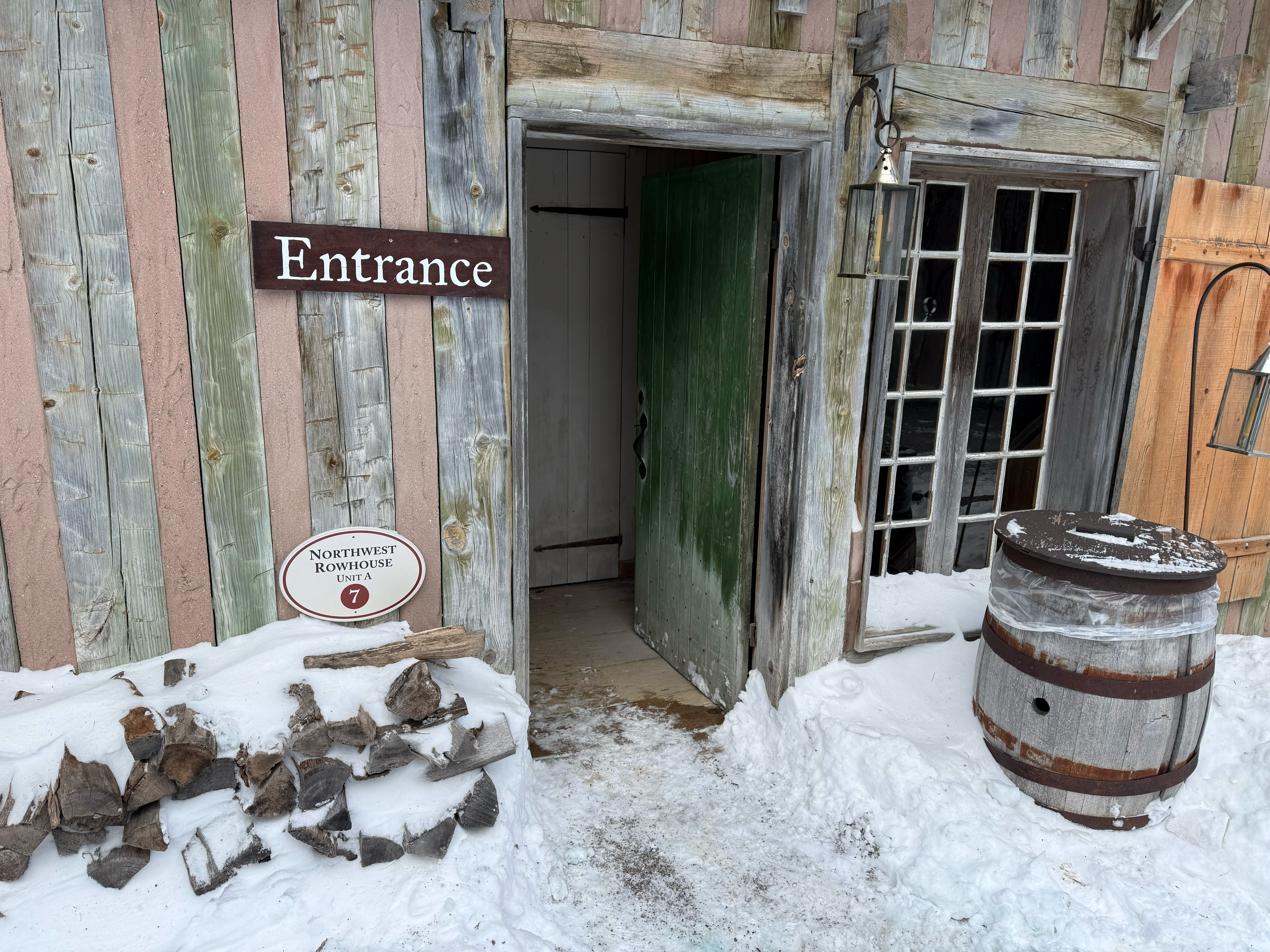 Christmas NW Rowhouse